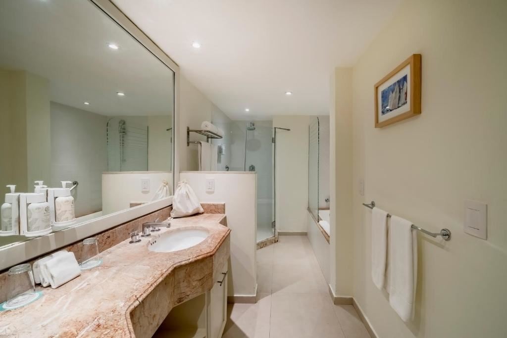 rooms-villa-poolside