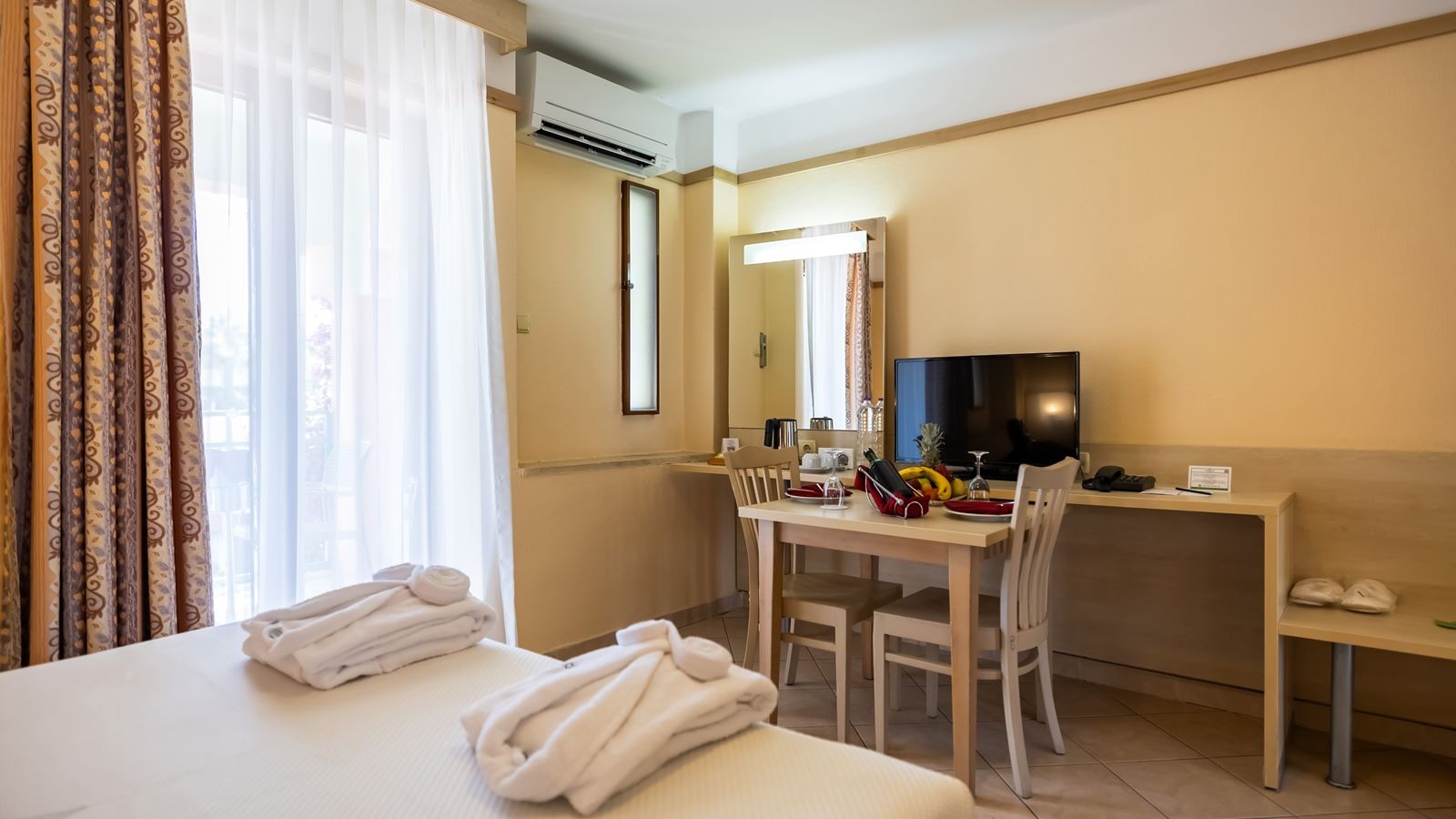 rooms-family-room-2-bedrooms