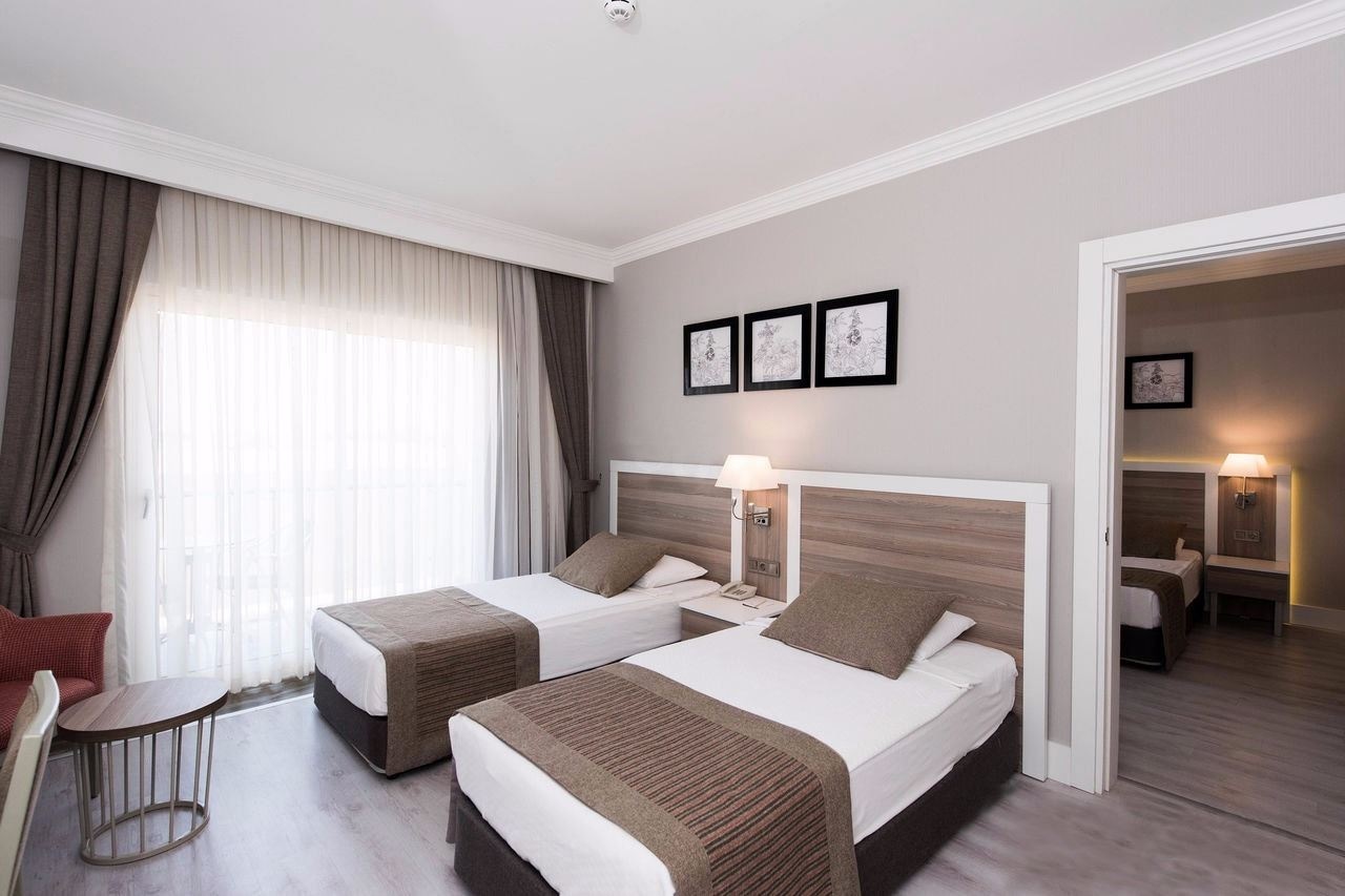 rooms-family-room-with-two-bedrooms