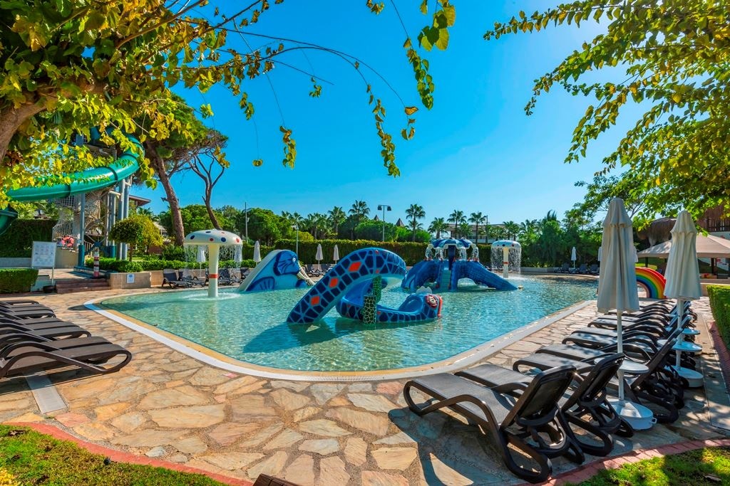 pools-outdoor-childrens-pool