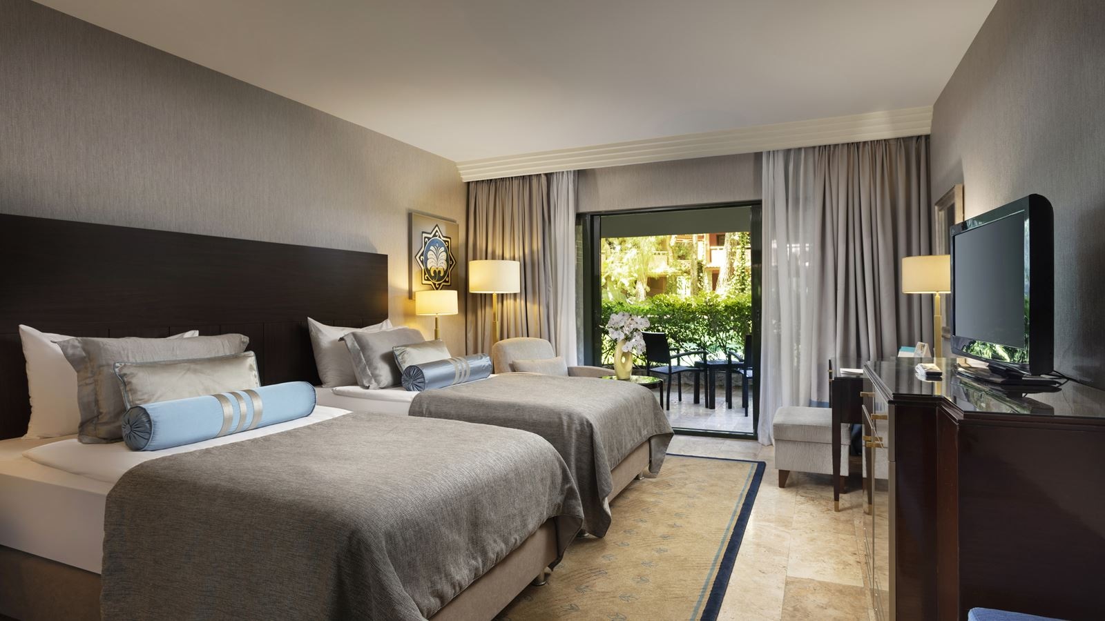 rooms-deluxe-lifestyle-room