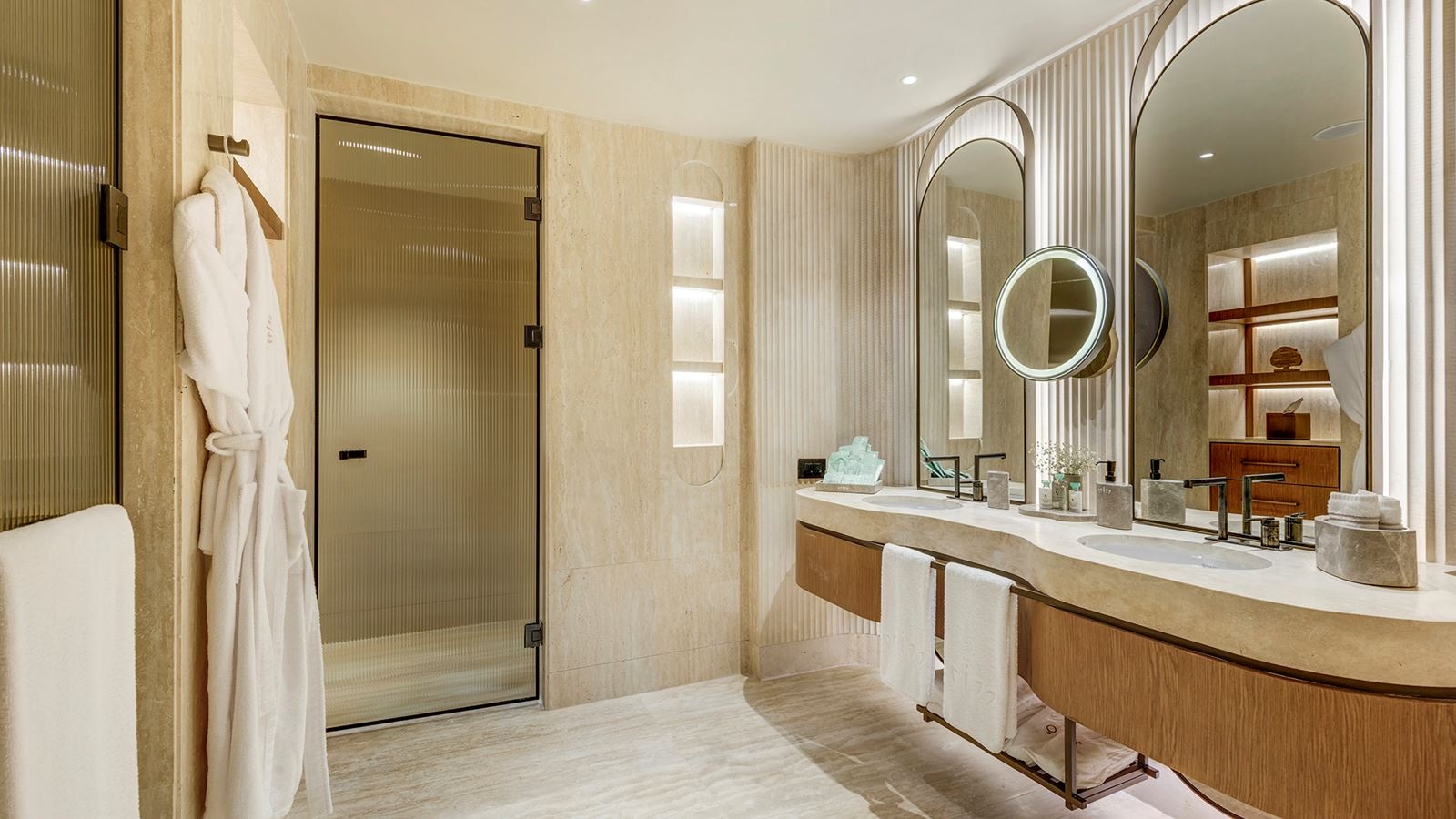 rooms-crown-horizon-suite