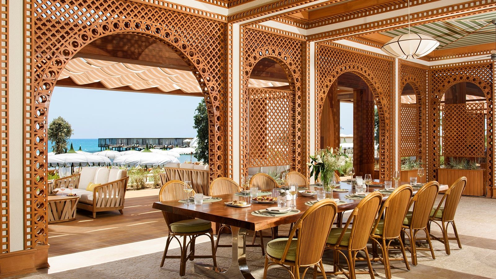 restaurants-riviera-beach-club