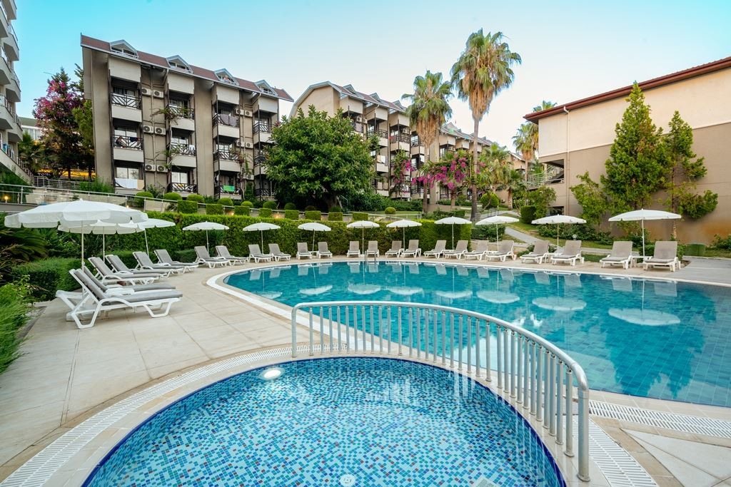 pools-outdoor-childrens-pool