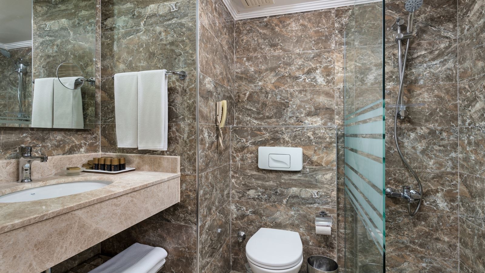 rooms-standard-with-balcony-room