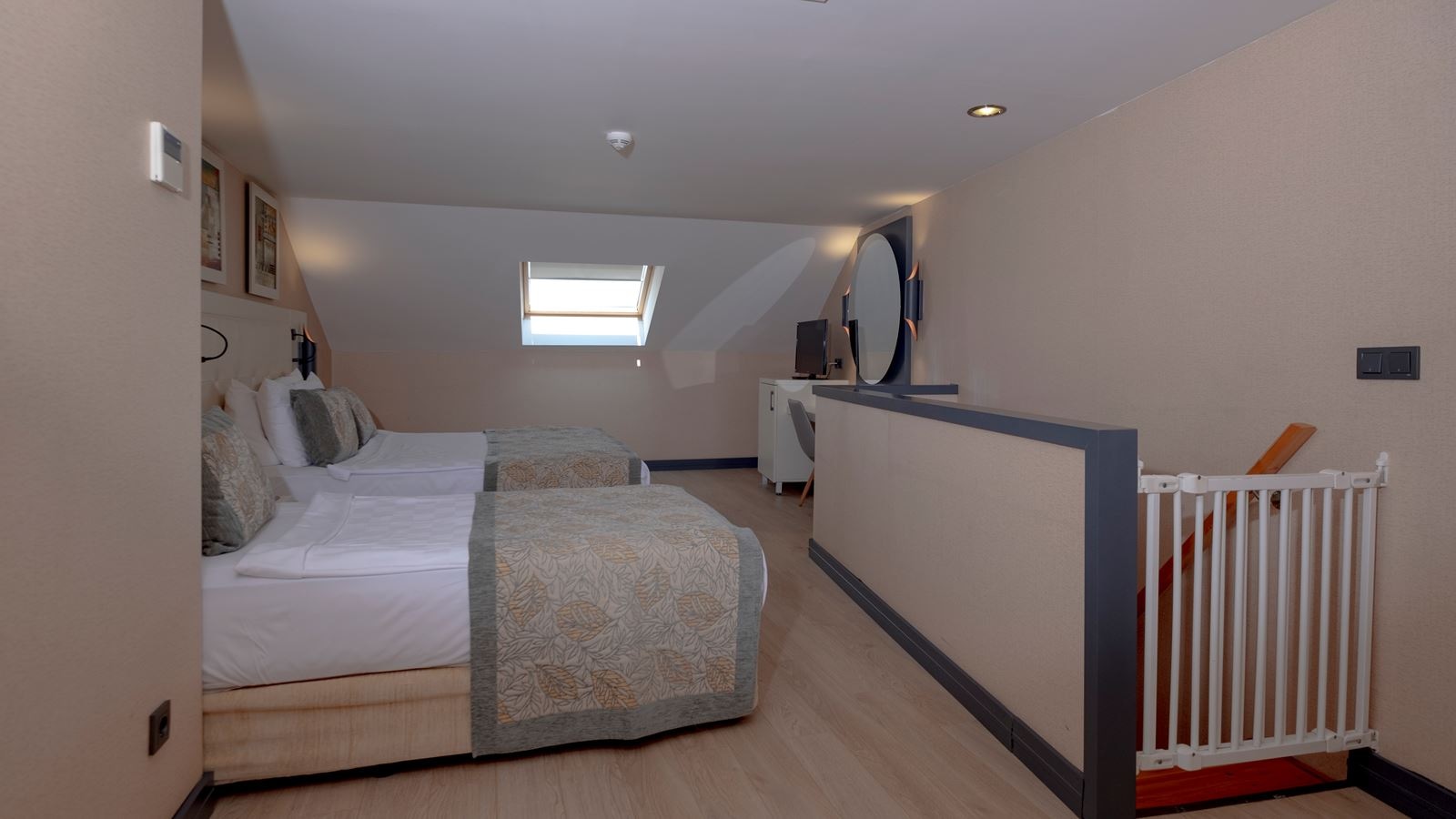 rooms-family-duplex-room-land-view