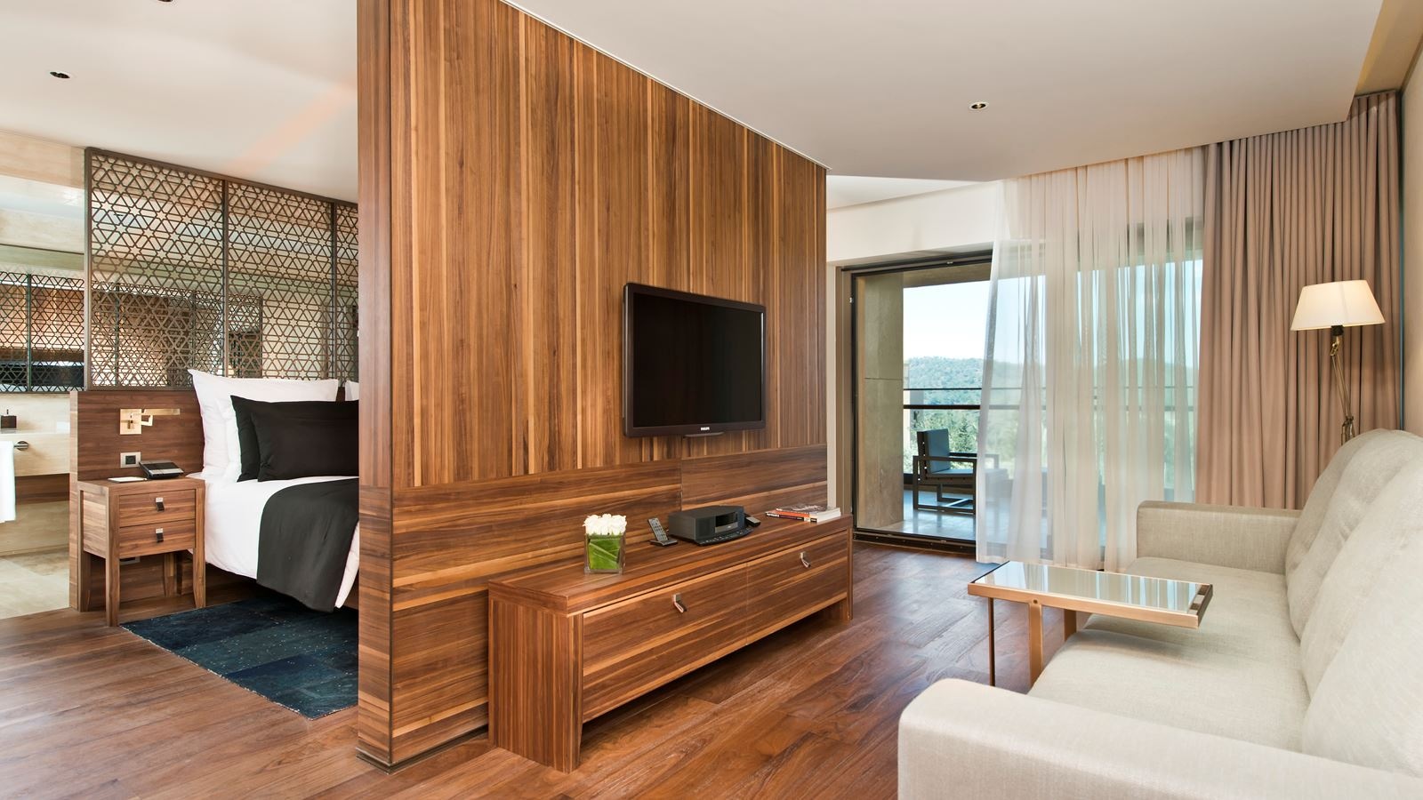 rooms-junior-suite-mountain-view