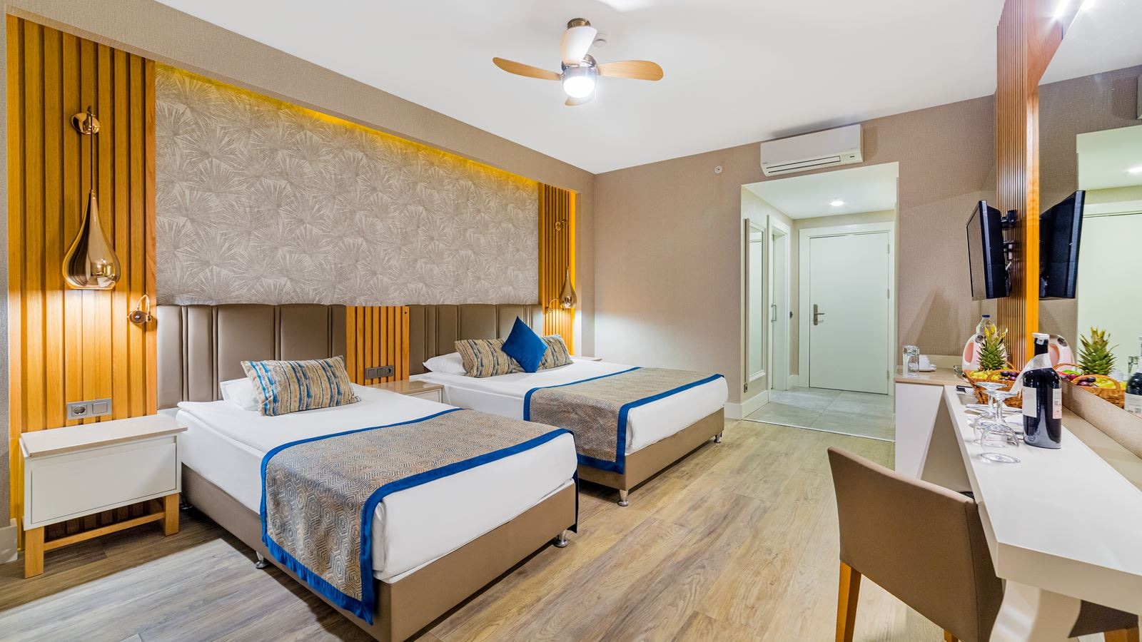 rooms-theodora-building-standard-room