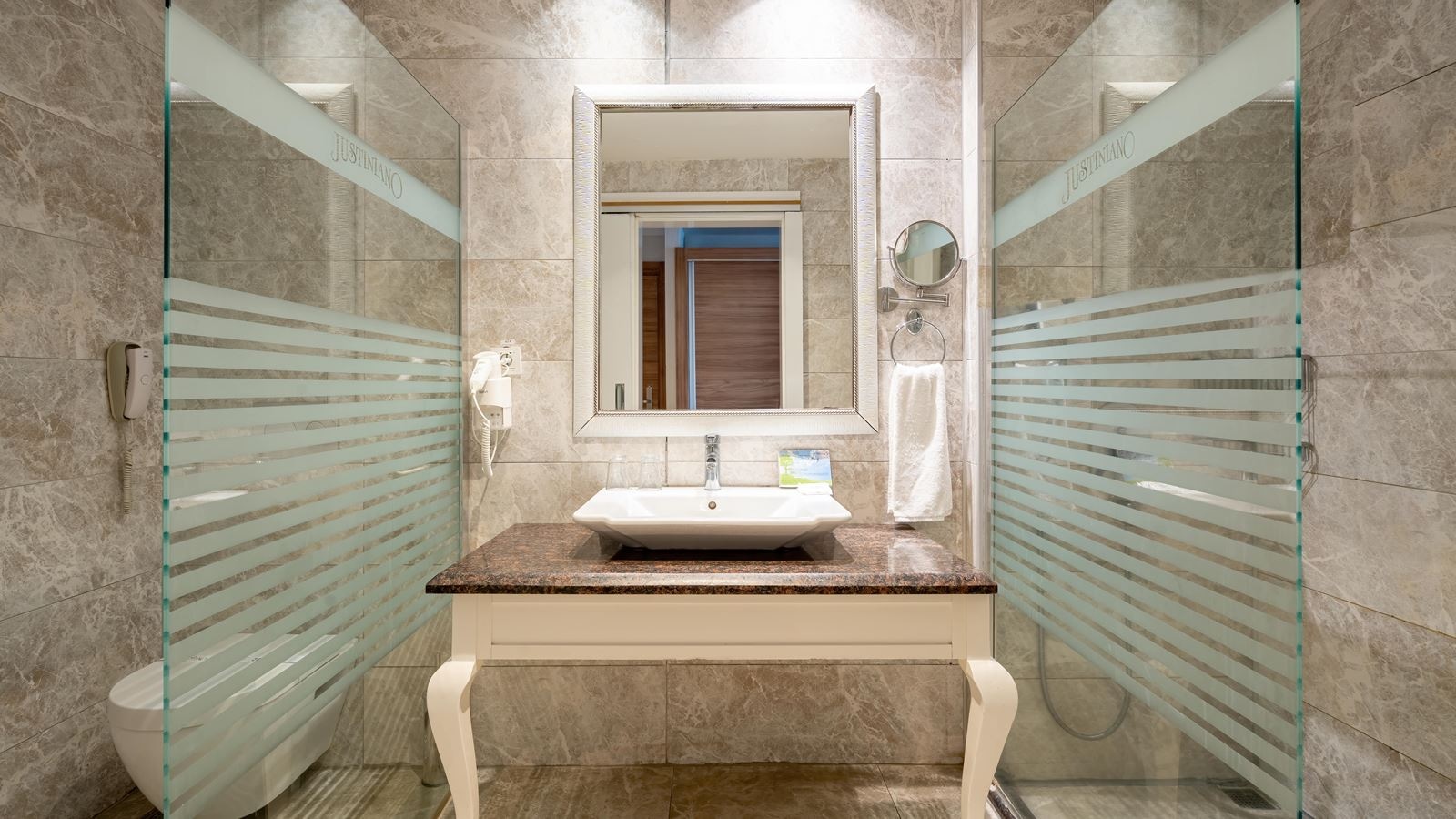 rooms-theodora-building-standard-room