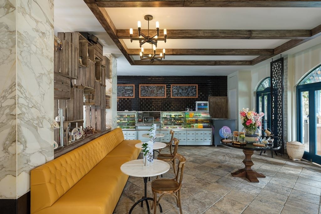 restaurants-club-house-only-for-villa-guests