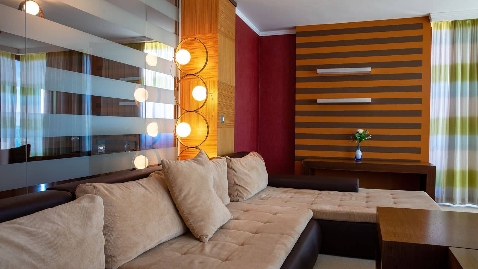 rooms-king-room