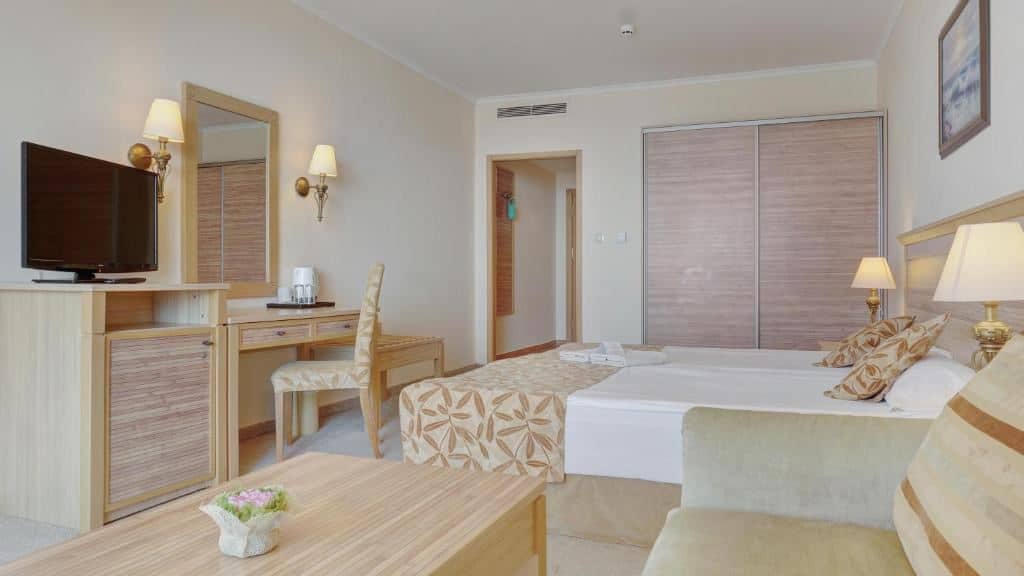 rooms-double-high-room