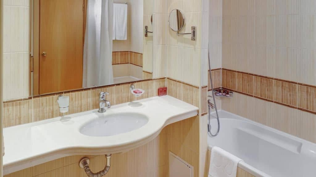 rooms-double-high-room