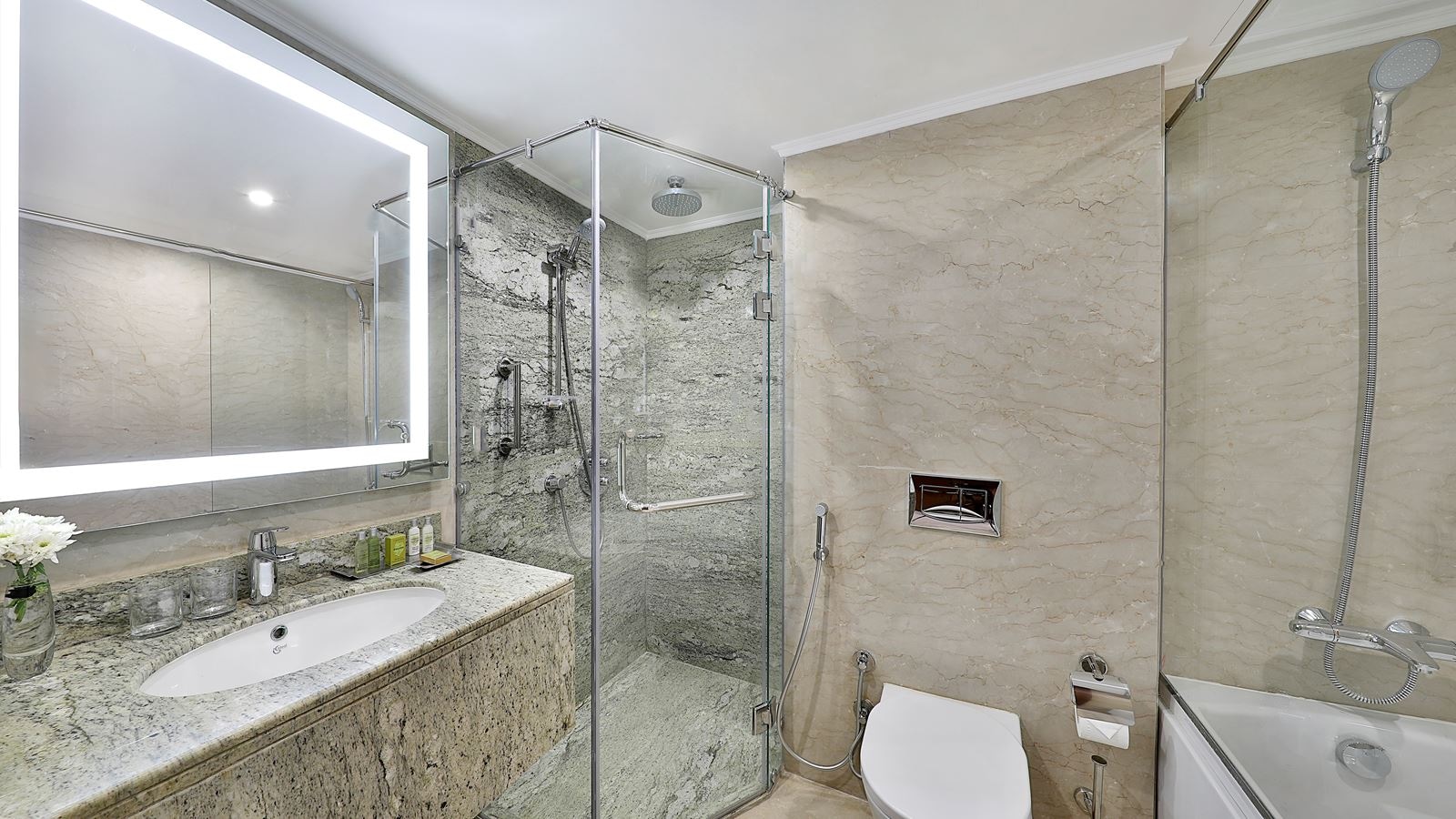 rooms-family-junior-suite-with-seaview