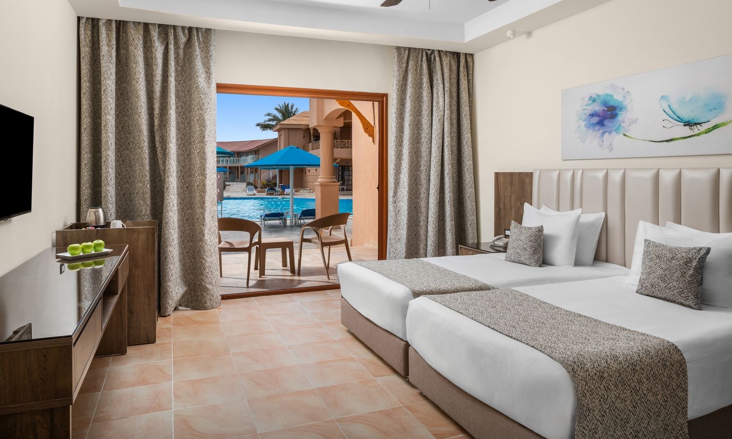 rooms-standard-room-gardenpool-view