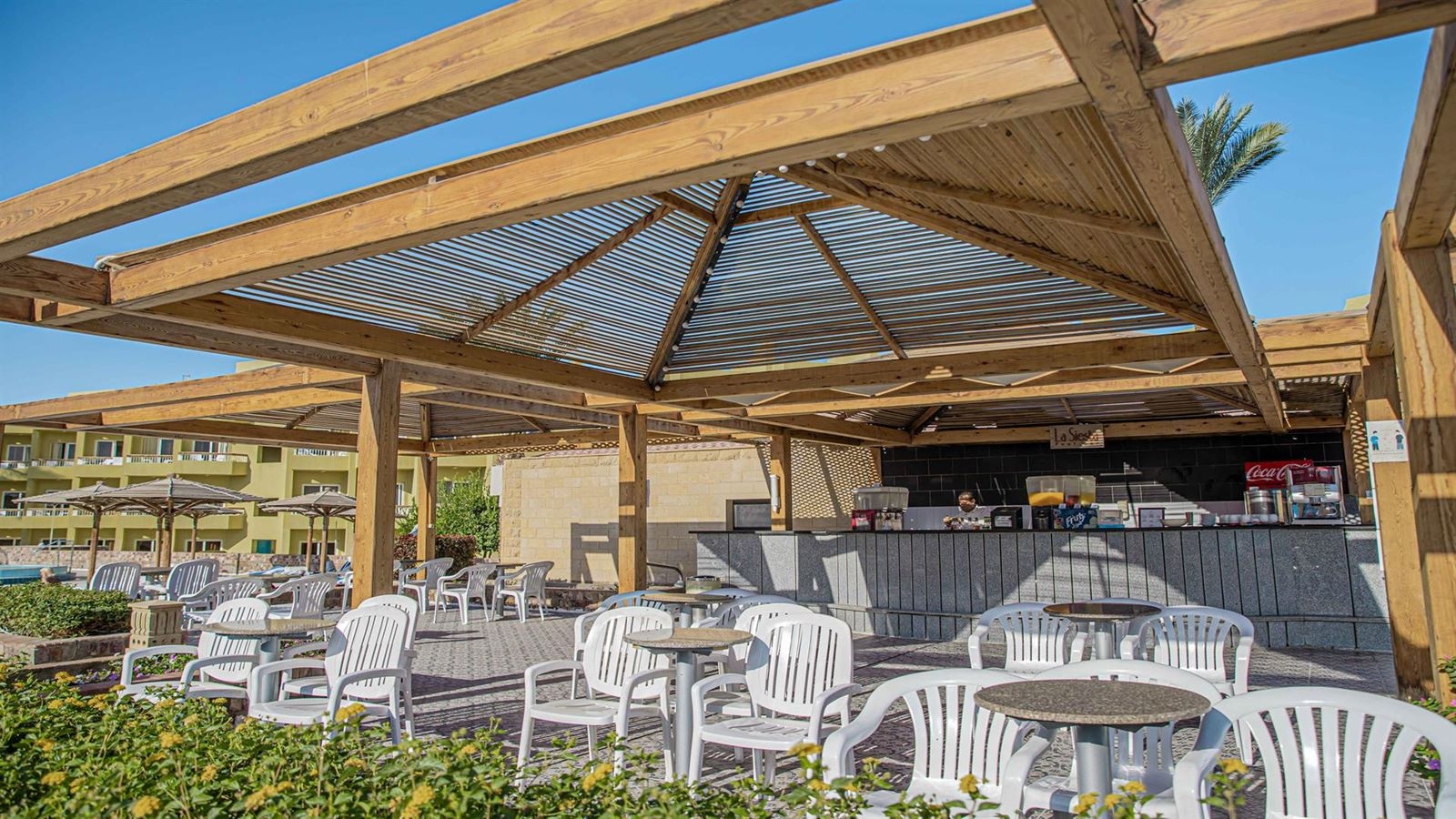 bars-siesta-pool-bar