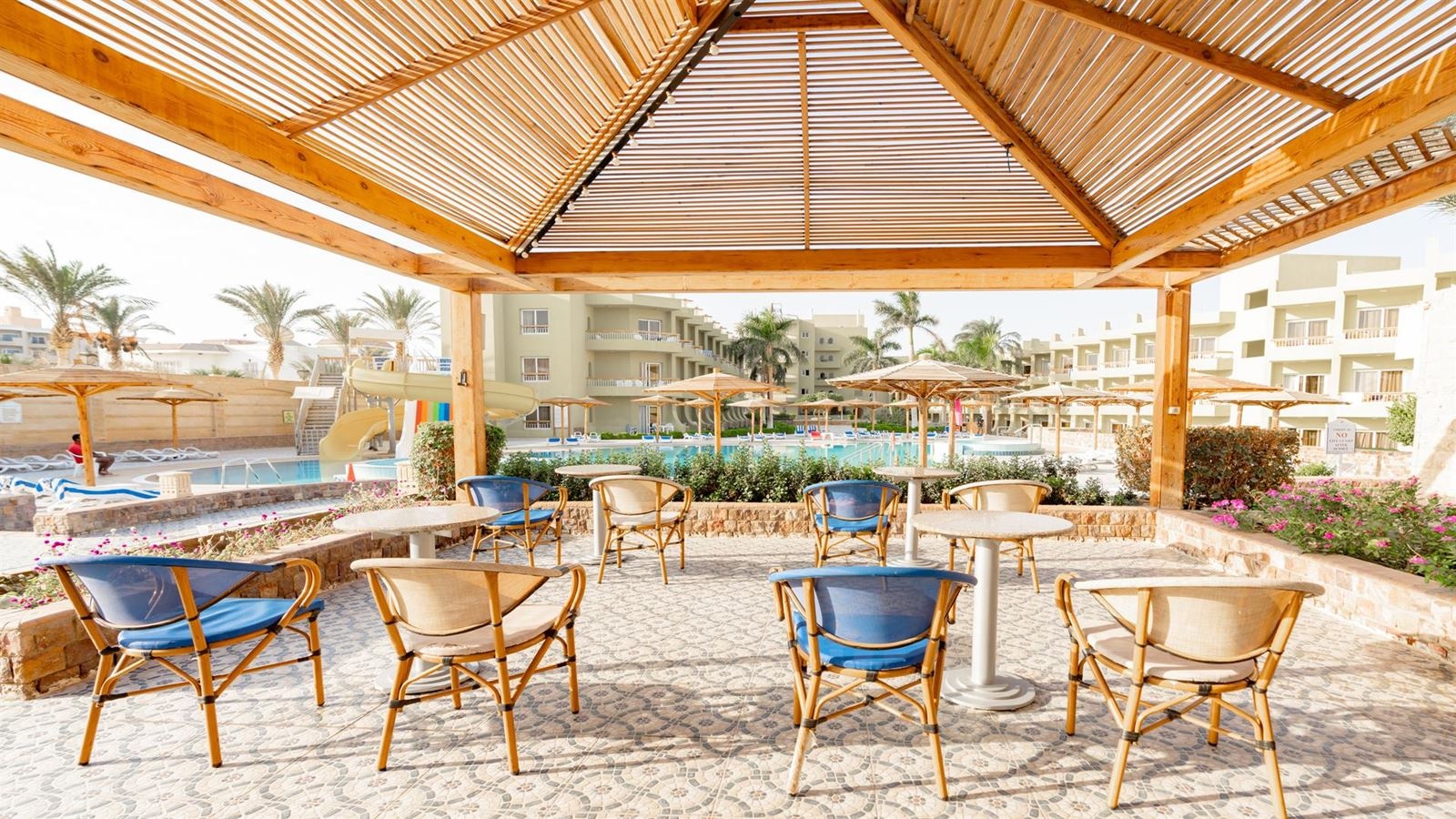 bars-siesta-pool-bar