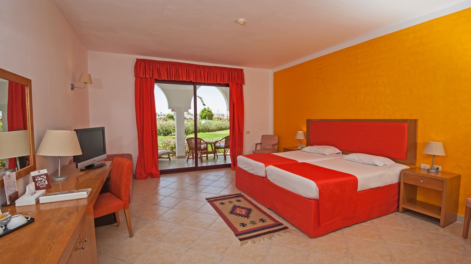 rooms-double-standard-room-balcony-or-terrace