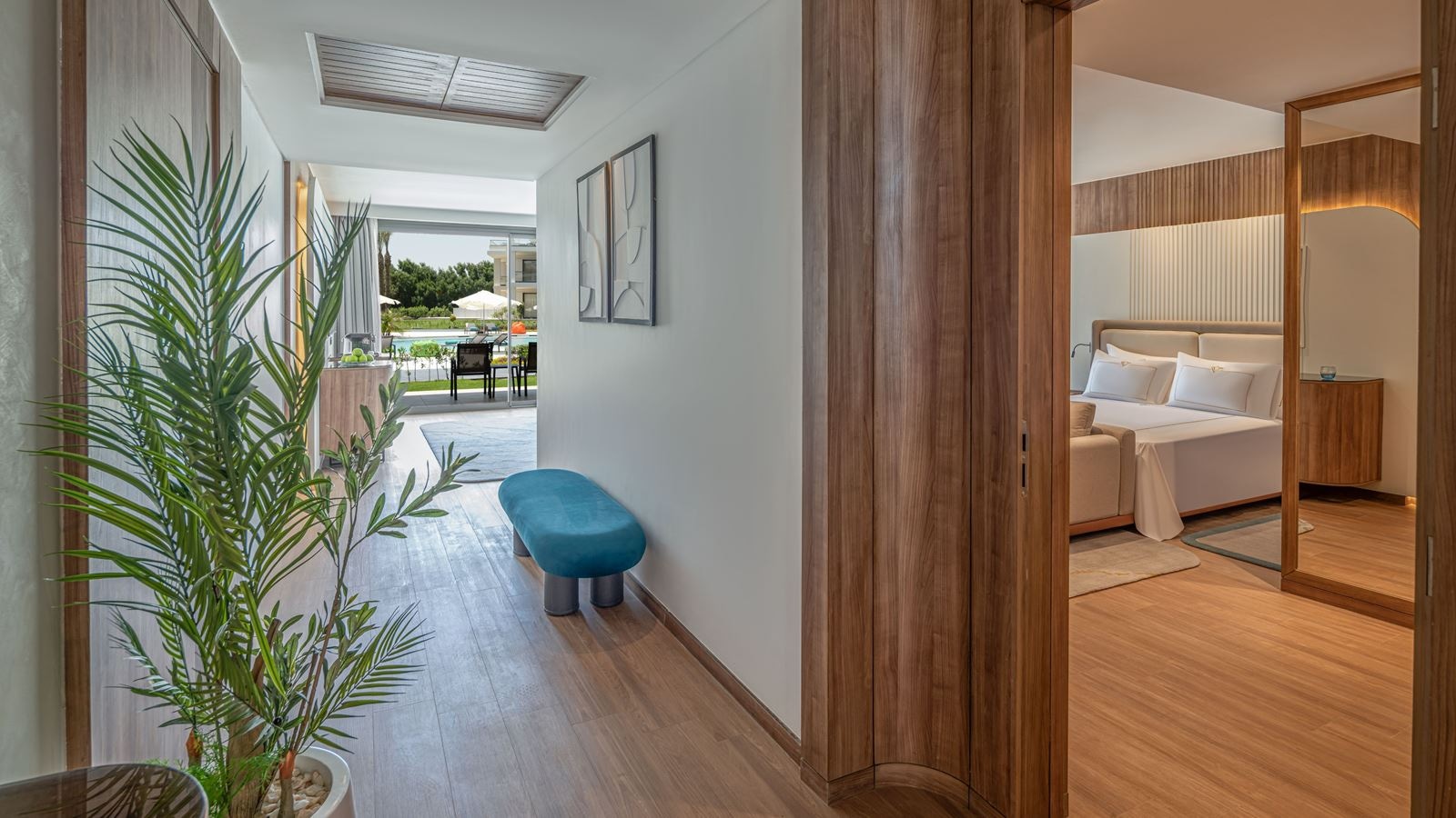 rooms-superior-suite-bay-view