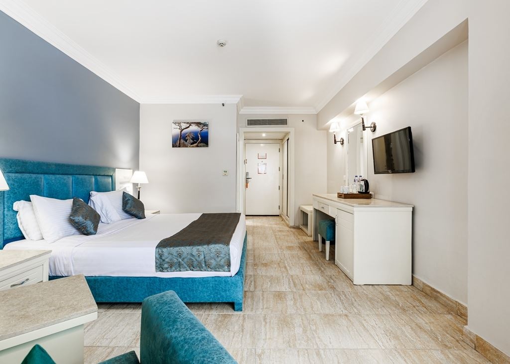 rooms-standard-back--pool--side-sea--sea-view