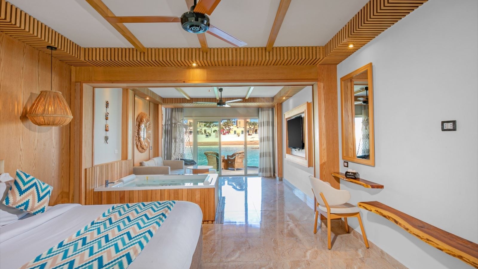 rooms-jacuzzi-lagoon-bungalows