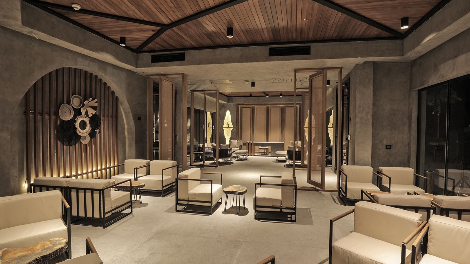 restaurants-posh-lounge