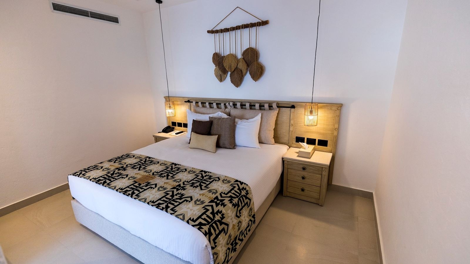 rooms-junior-jacuzzi-suite-garden-view