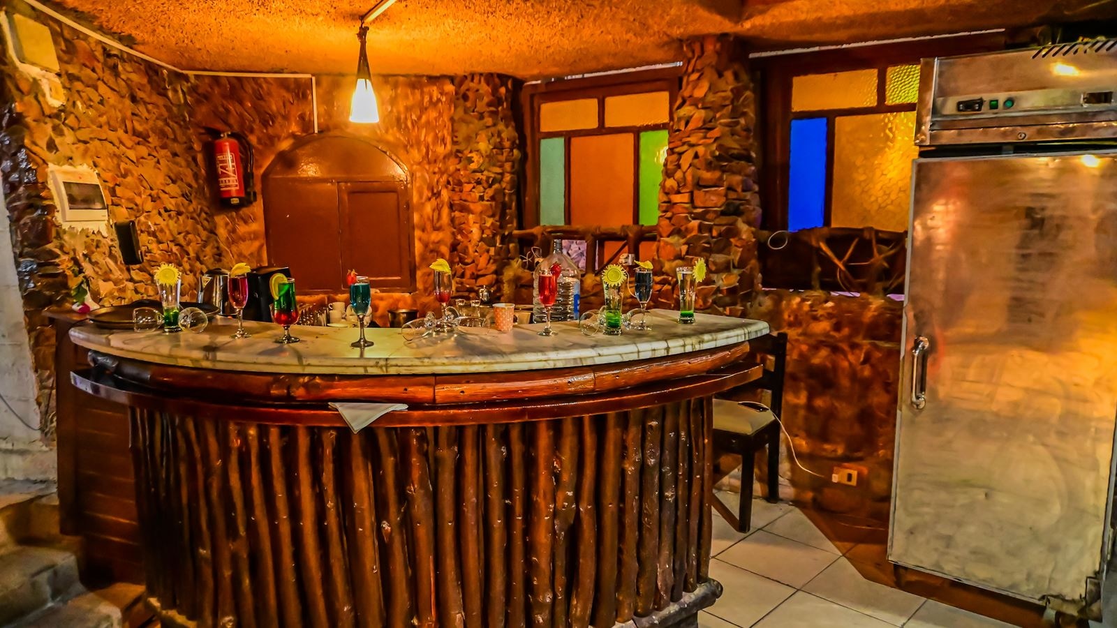 bars-cave-cafe