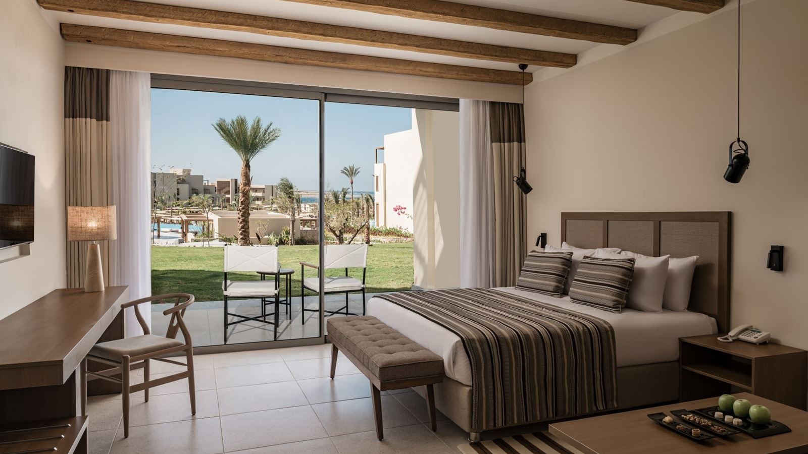 rooms-deluxe-family-garden-view