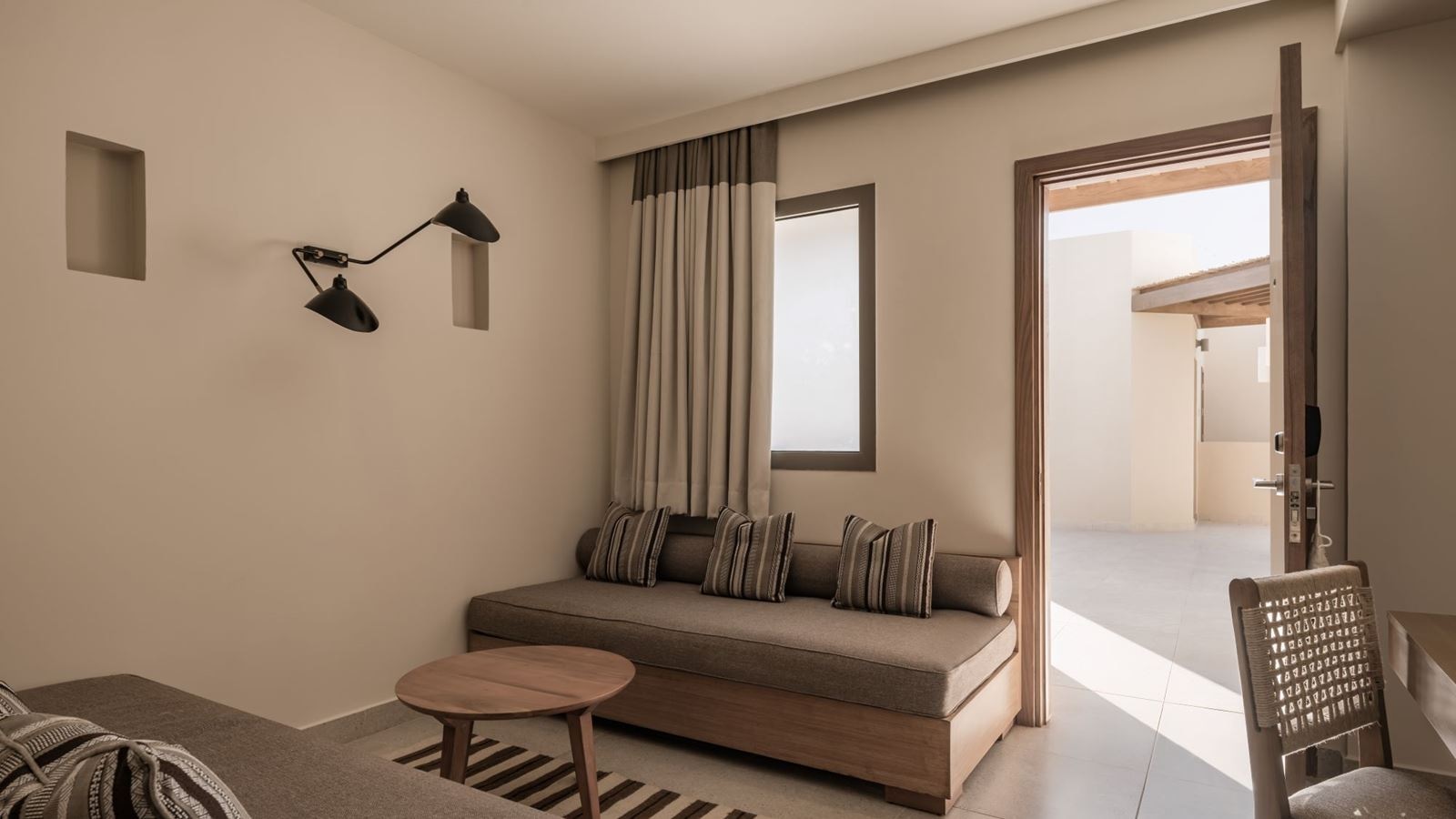 rooms-deluxe-family-sea-view