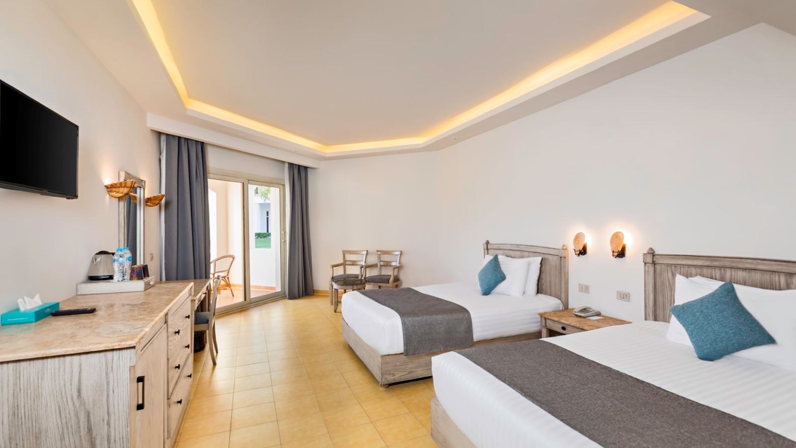 rooms-deluxe-room-gardenpool-view