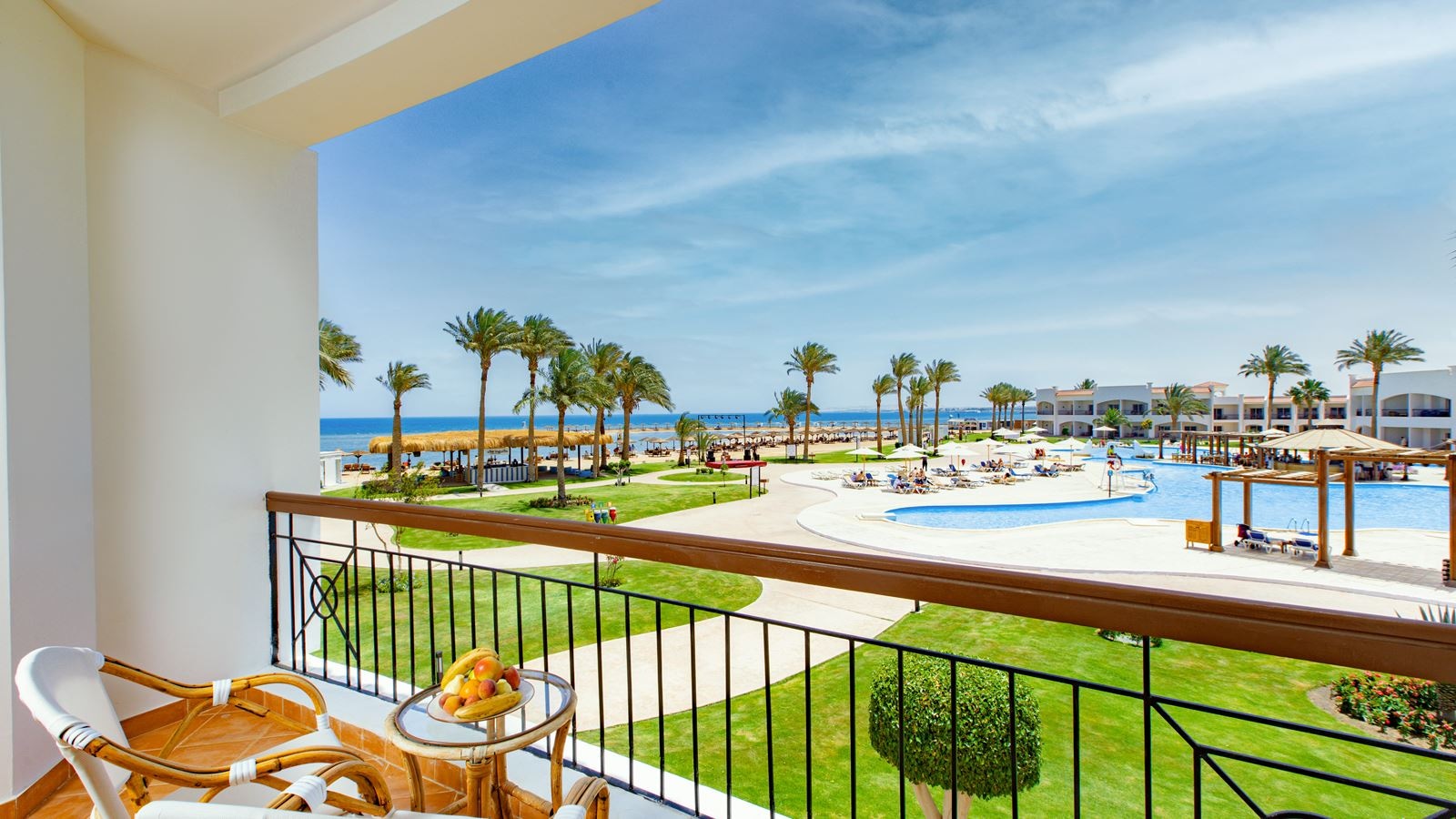 rooms-junior-suite-sea-viewbeach-front