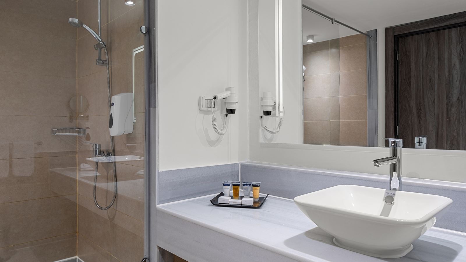 rooms-room-deluxe-beach-front