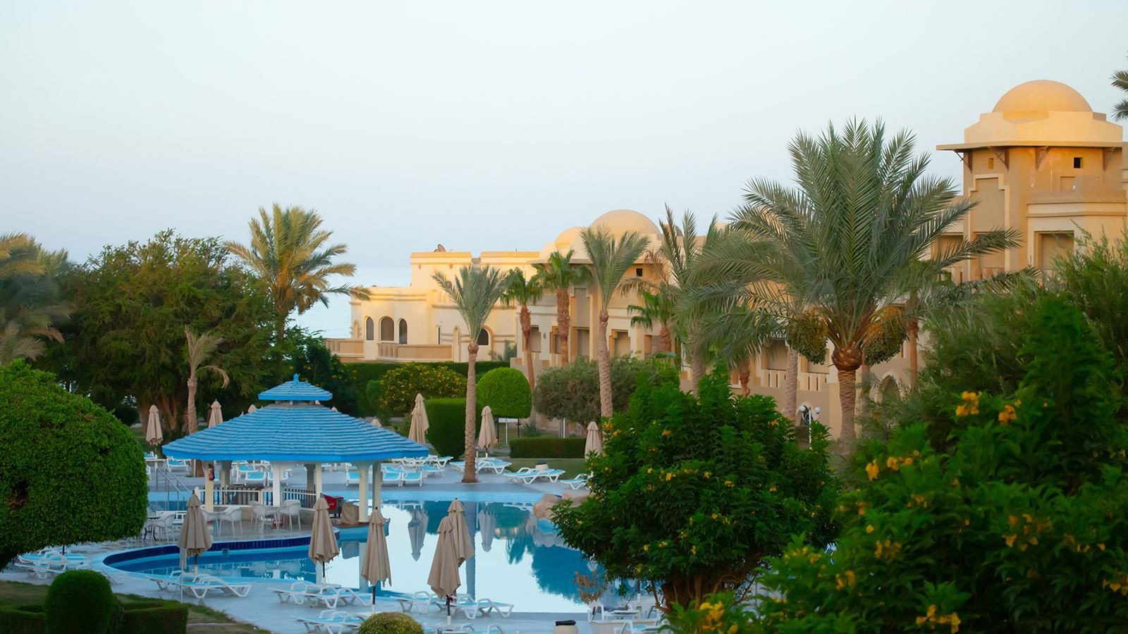 bars-mimosa-salty-pool-bar-a-