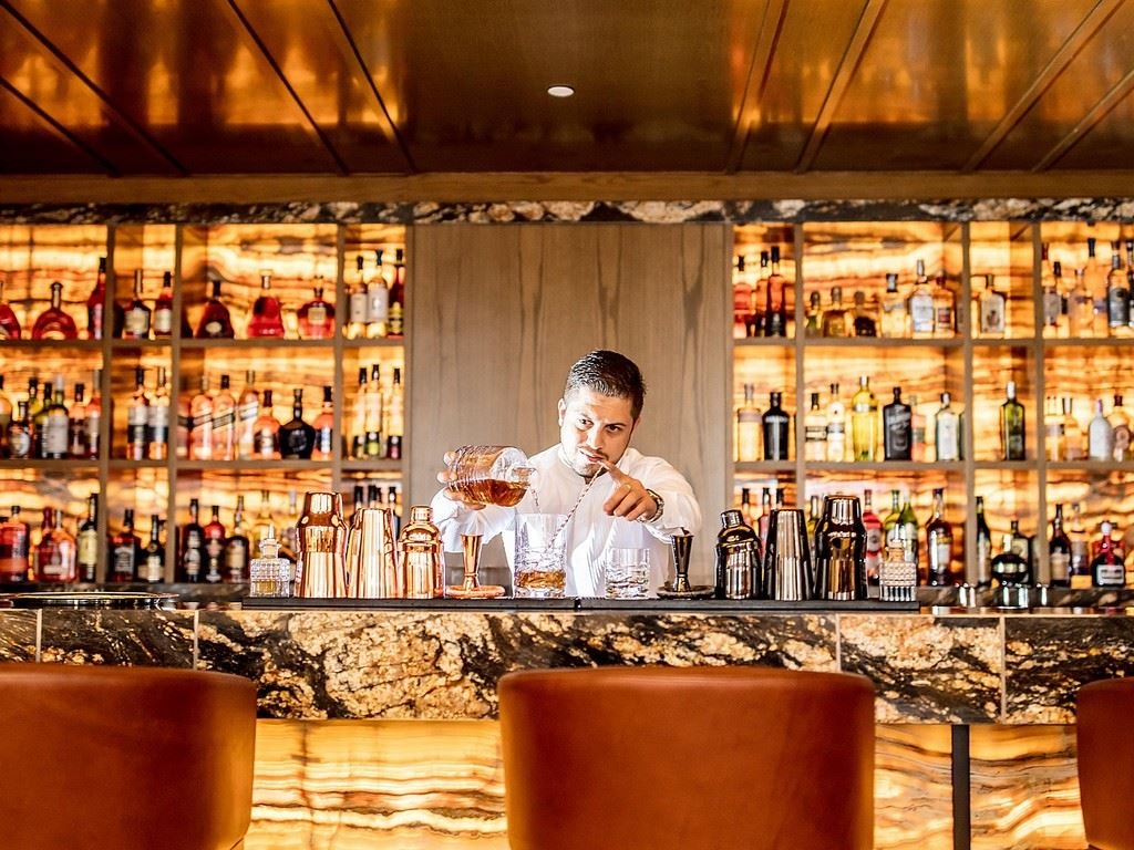 bars-horizon-lobby-lounge-and-bar