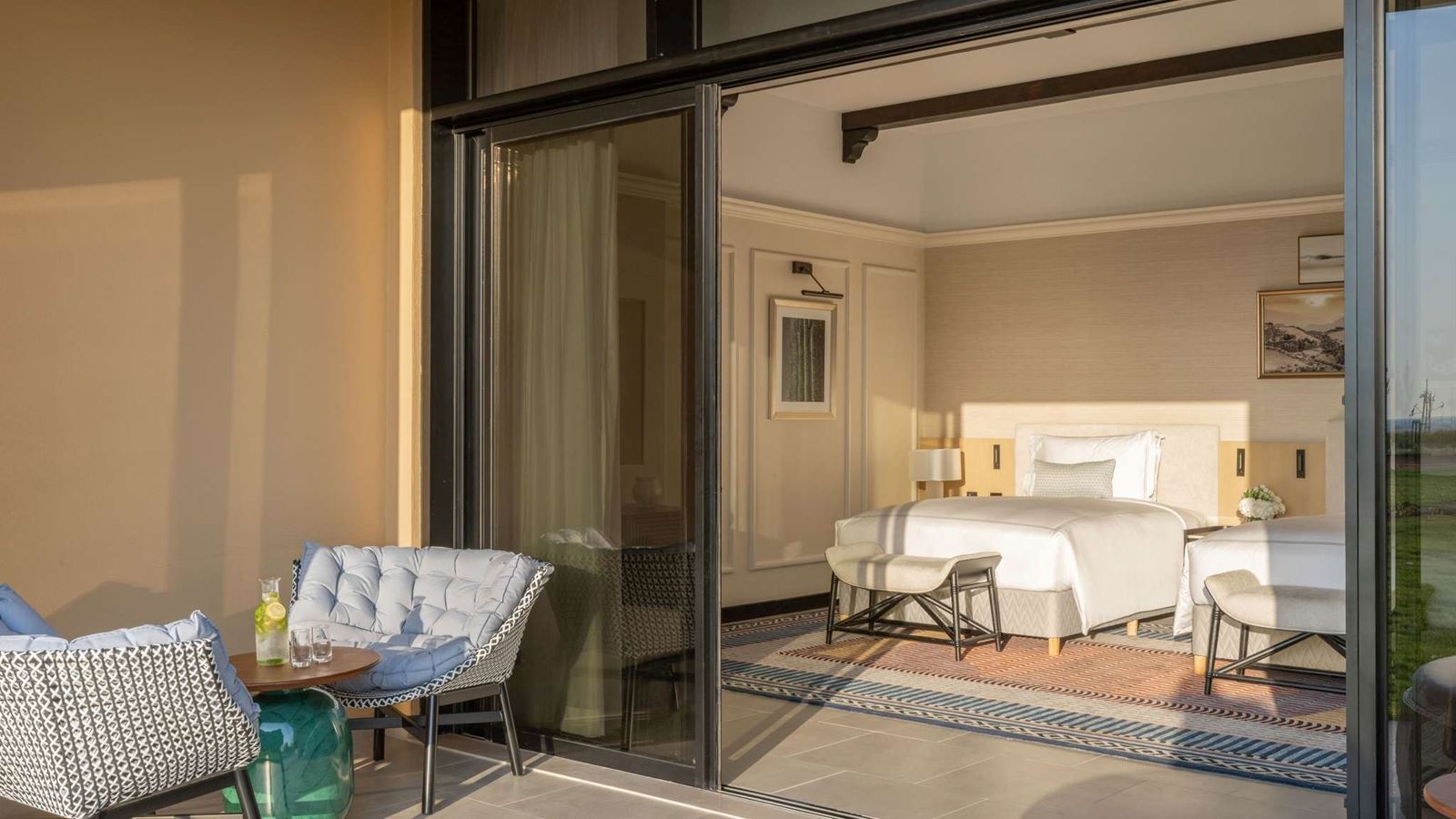 rooms-luxury-two-queens-room-beachfront