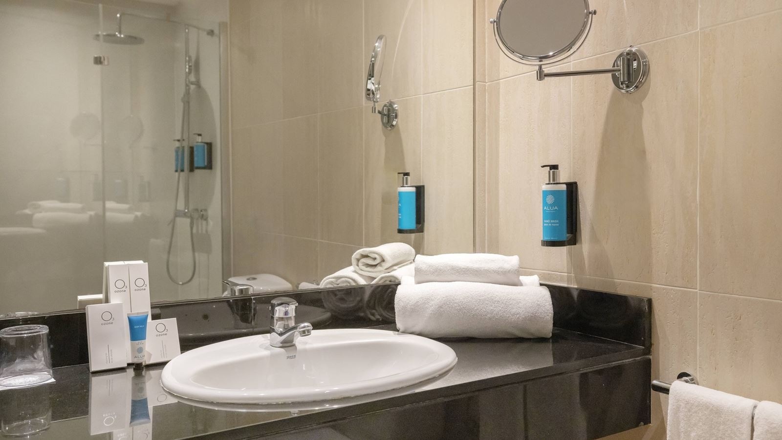 rooms-junior-suite-sea-view-balcony