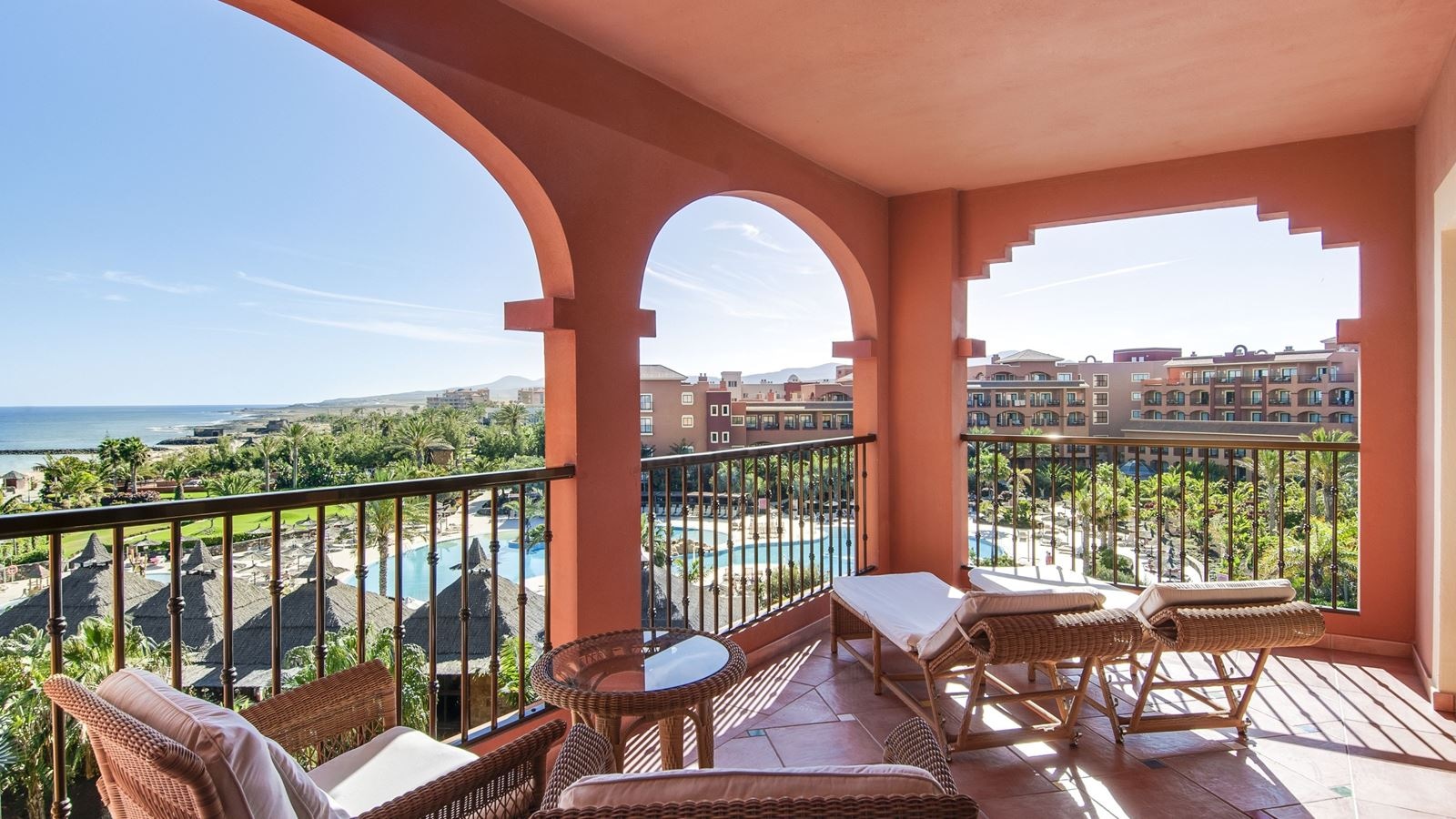 rooms-junior-suite-deluxe-sea-view-balcony-or-terrace