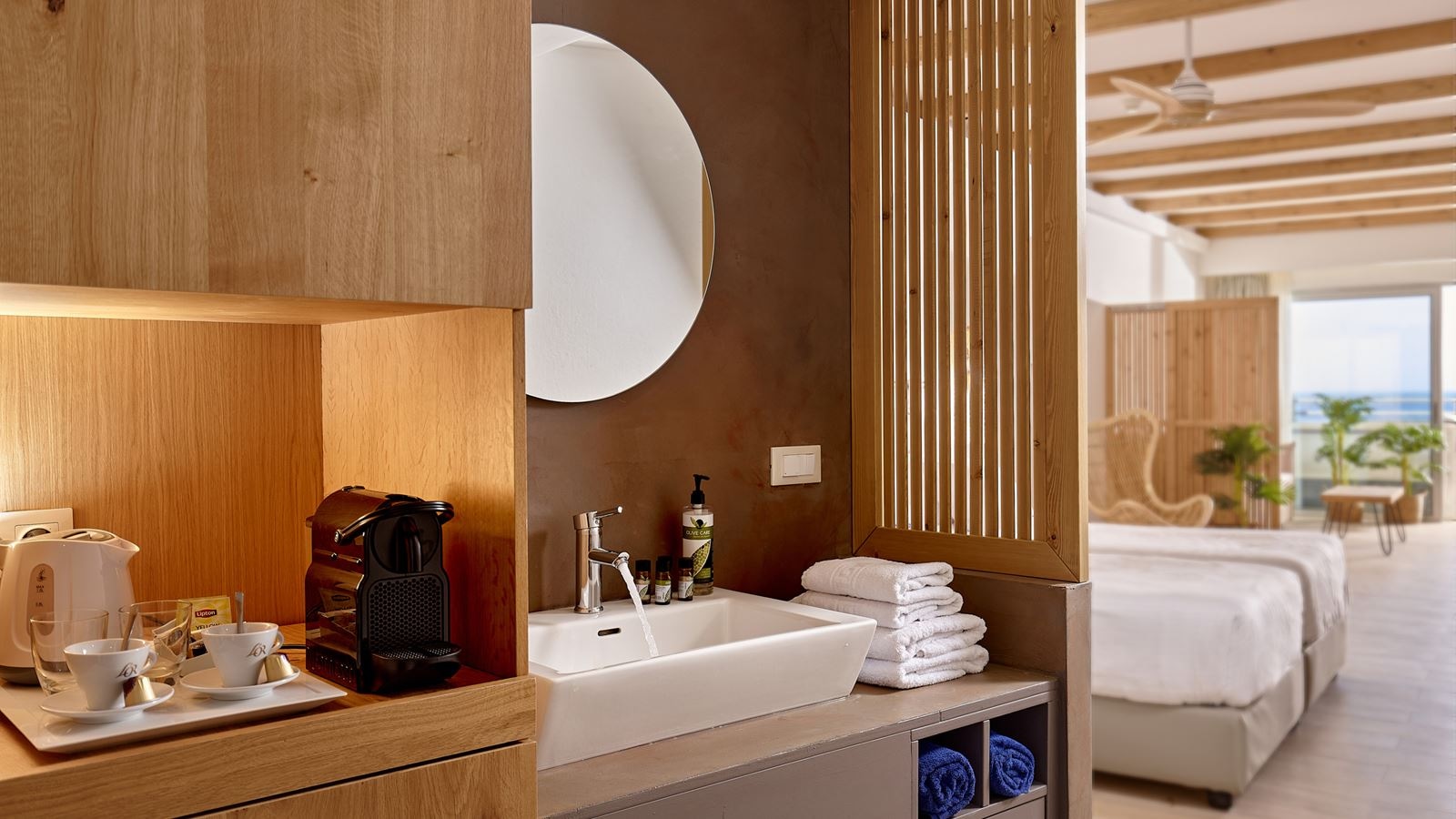 rooms-superior-junior-suite-sea-view