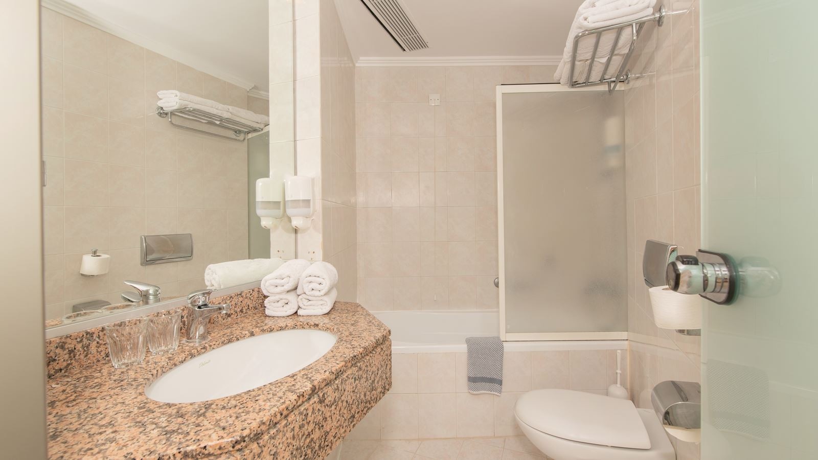 rooms-family-room