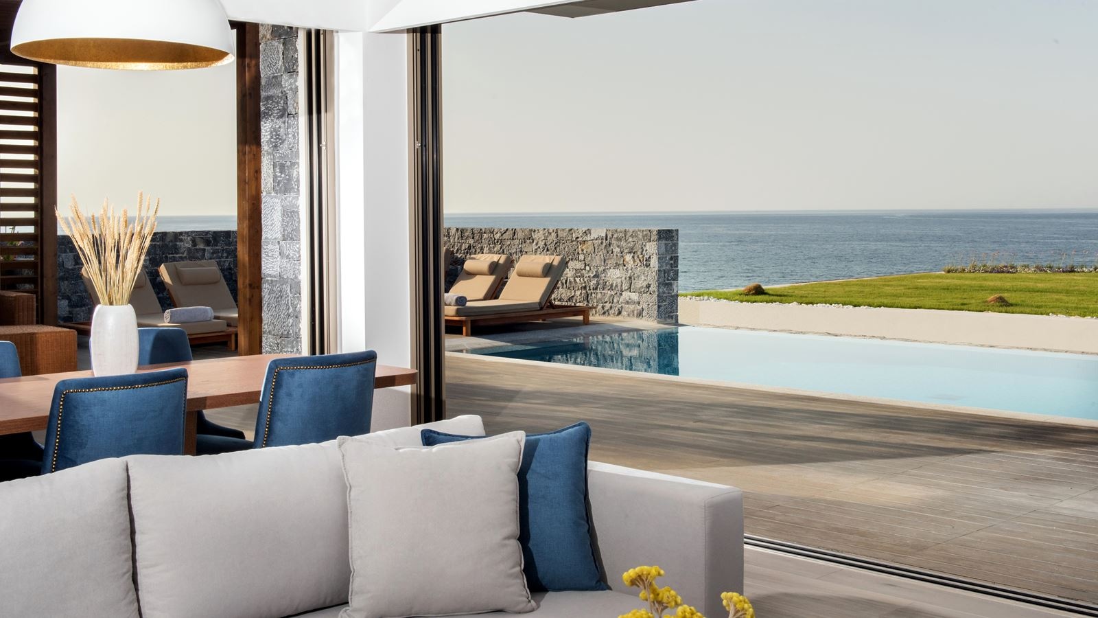 rooms-grand-royal-villa-3-bedrooms-on-three-floors-sea-view-with-private-heated-pool-sweetspa-and-gym