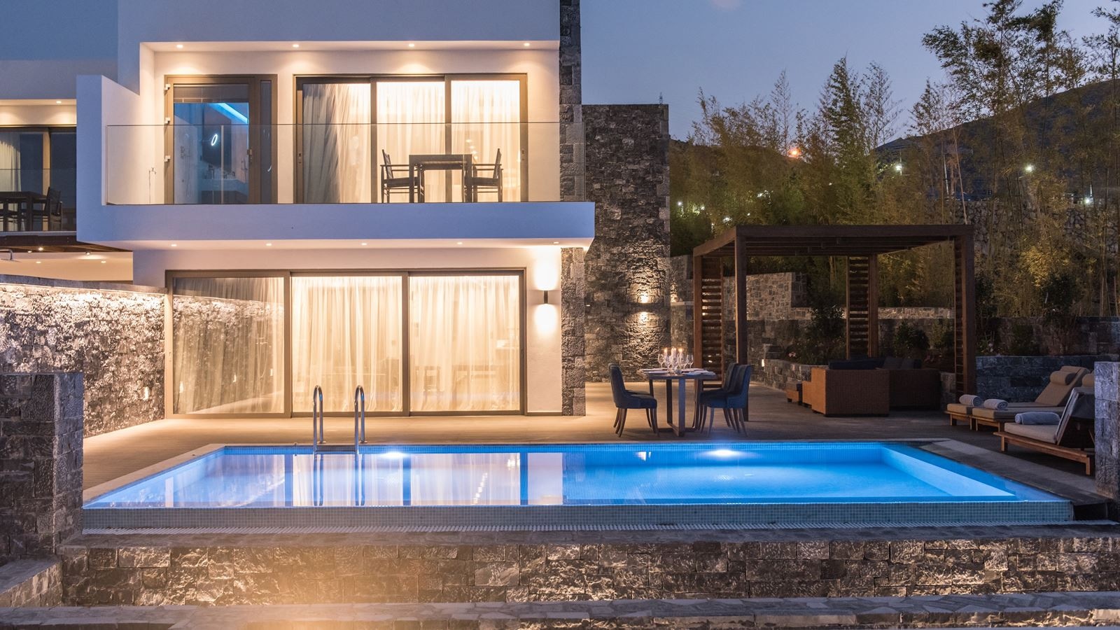 rooms-nana-imperial--6-bedrooms-on-3-floors-sea-view--with-2-private-heated-pools--2-sweetspa-and-2-gyms