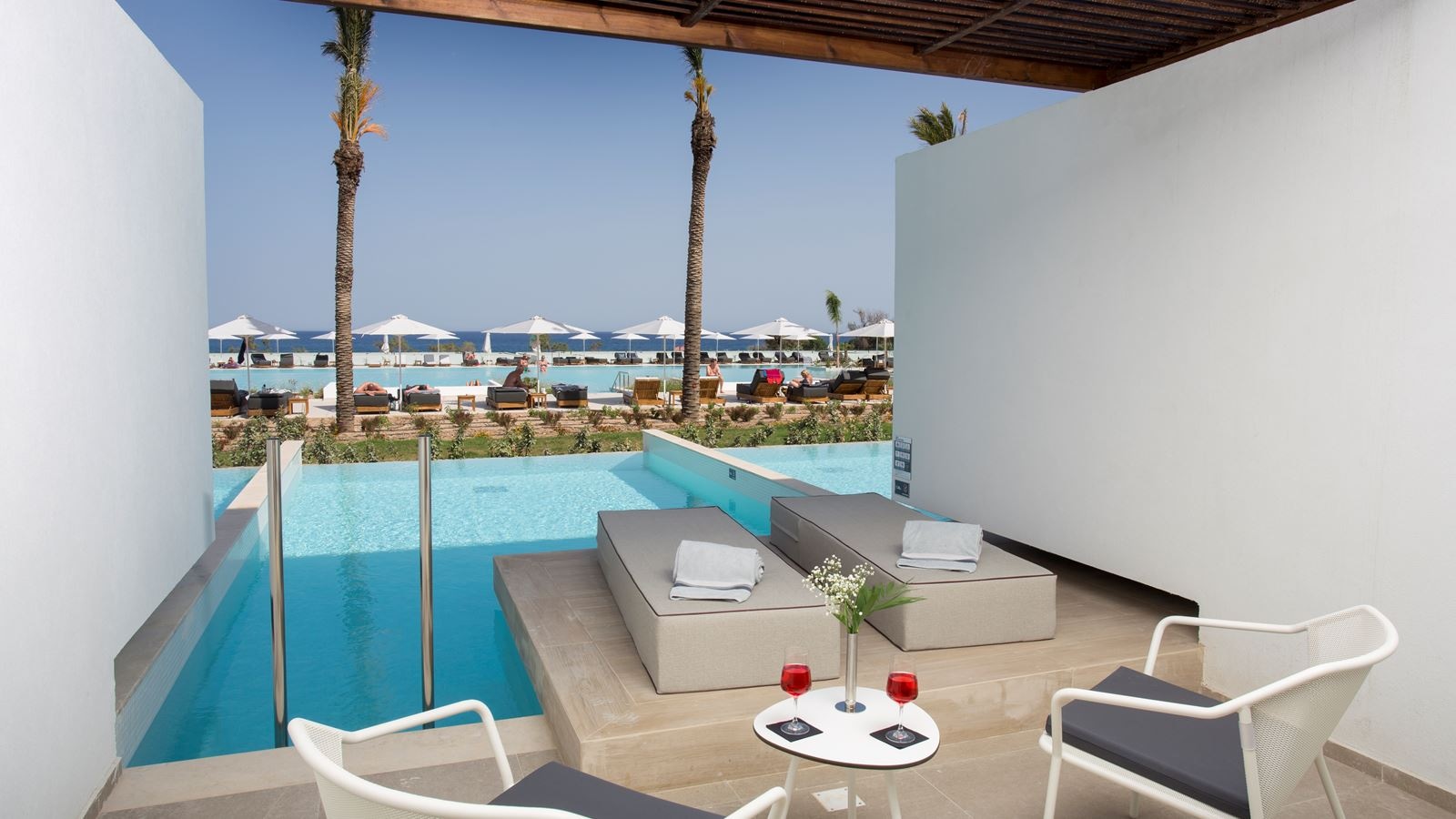 rooms-double-room-private-pool-sea-view