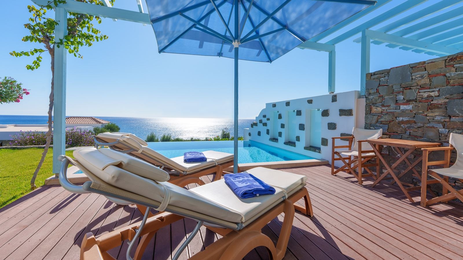 rooms-prestige-bungalow-sv-with-pool