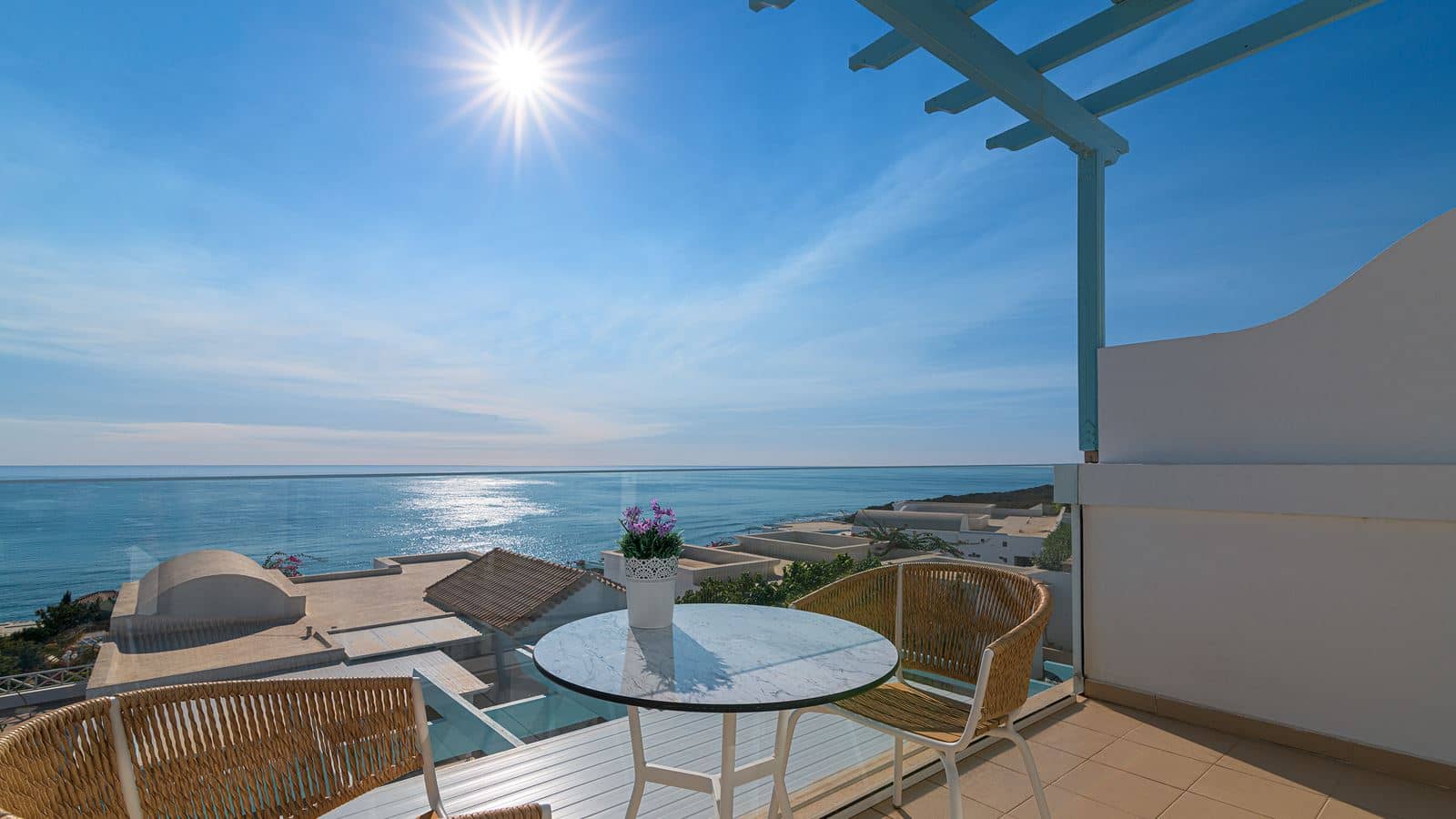 rooms-deluxe-single-room-sea-view-balcony-or-terrace