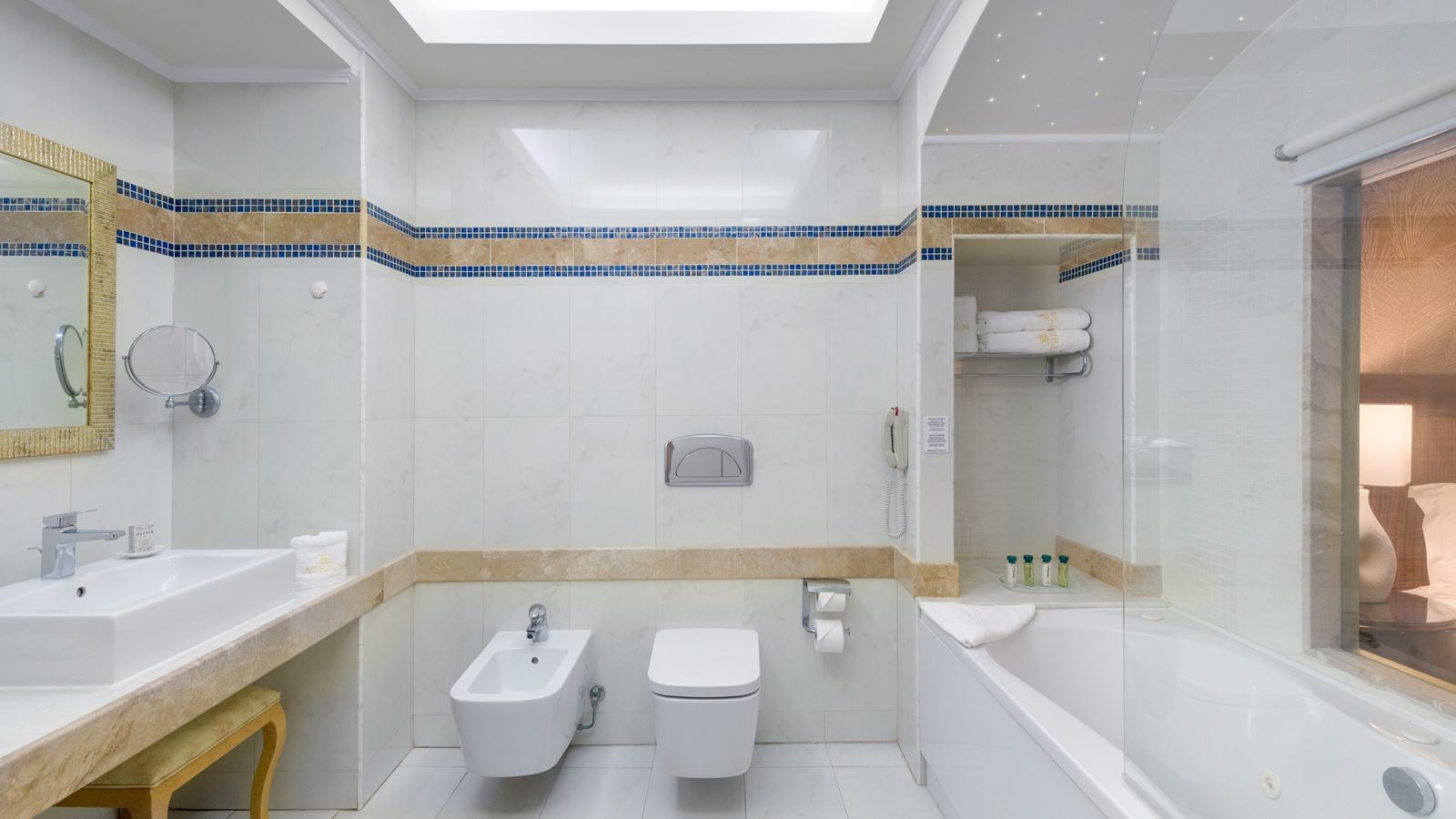 rooms-room-deluxe-singleuse-garden-view-balcony-or-terrace