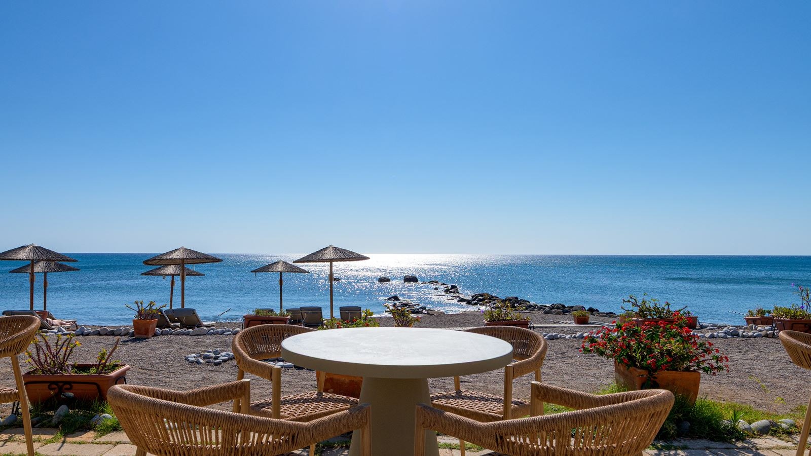 bars-akteon-beach-bar